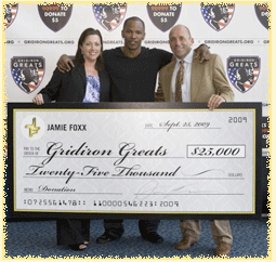 Jamie Foxx presents check to GGreats